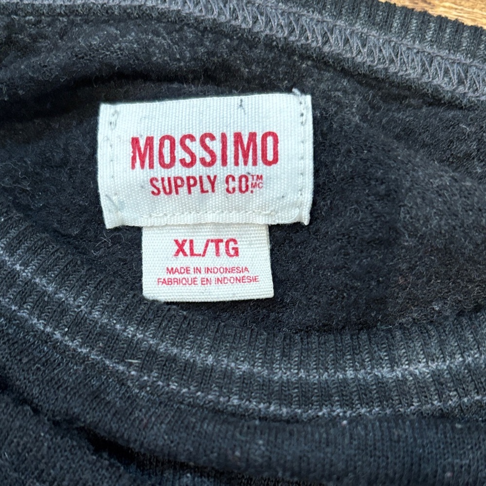 Mossimo burnout Black Graphic Shirt - Picture 2 of 2